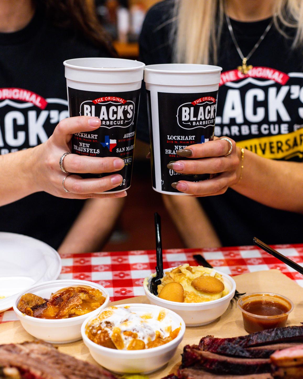 How Black's BBQ Makes Pulled Pork on a Weber Grill (Big Grill Festival Demo)